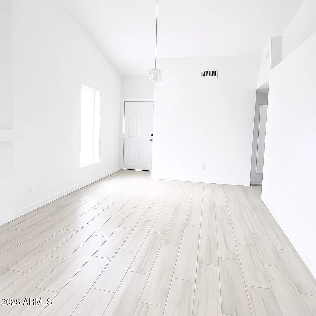3 bed, 1574 sqft, $3,500 — Photo 2