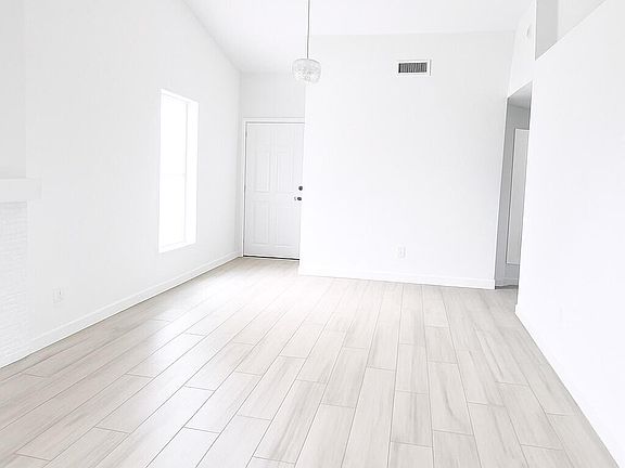 2nd image of 13450 N 103rd Pl
