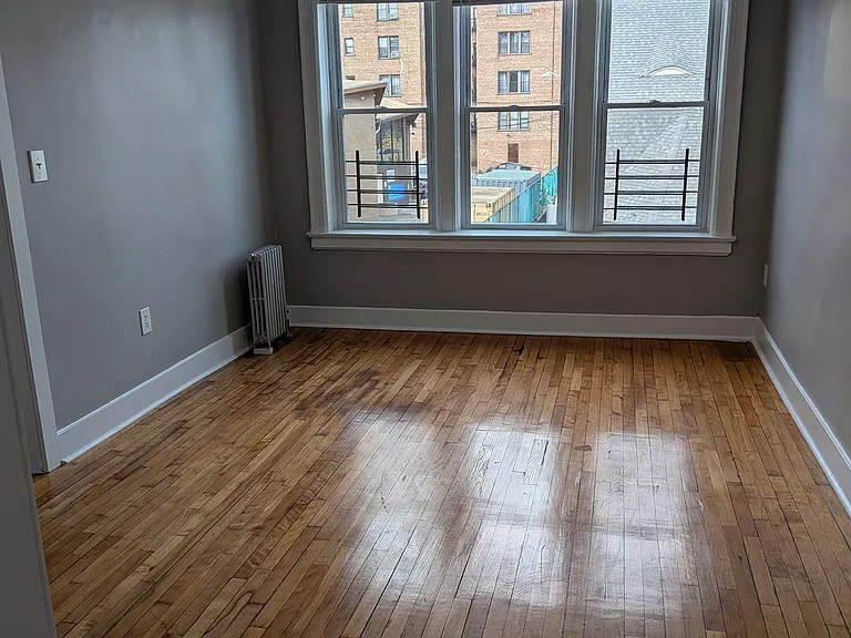 307 William St — Photo 14