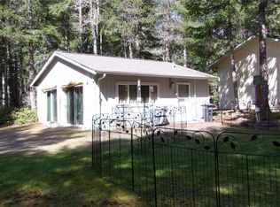 411 N Mountain View Dr, Hoodsport, WA 98548