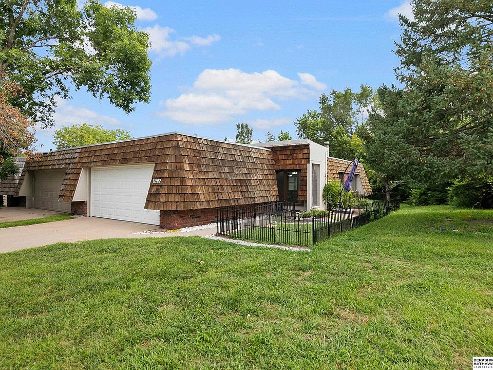 1st image of 3092 Stephanos Dr
