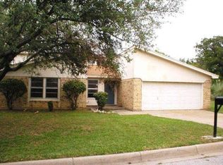 1016 Fox River Ln, Fort Worth, TX 76120