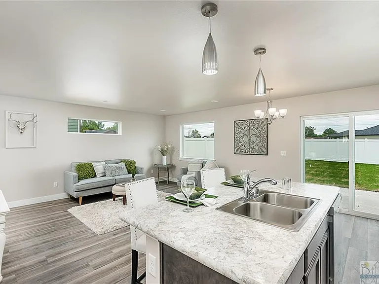 1604 Kanga Way — Photo 3