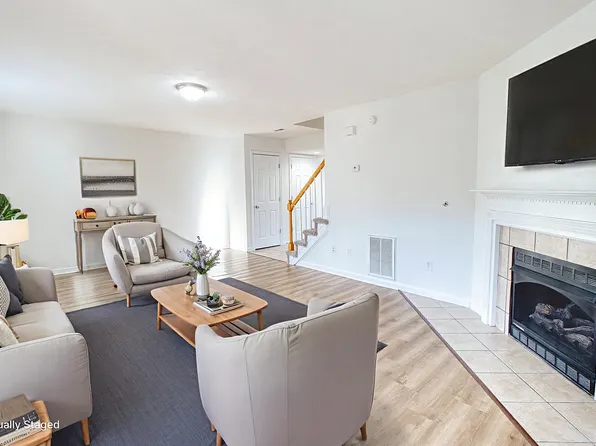 19 W Stonington Pl APT 115, Fishersville, VA 22939