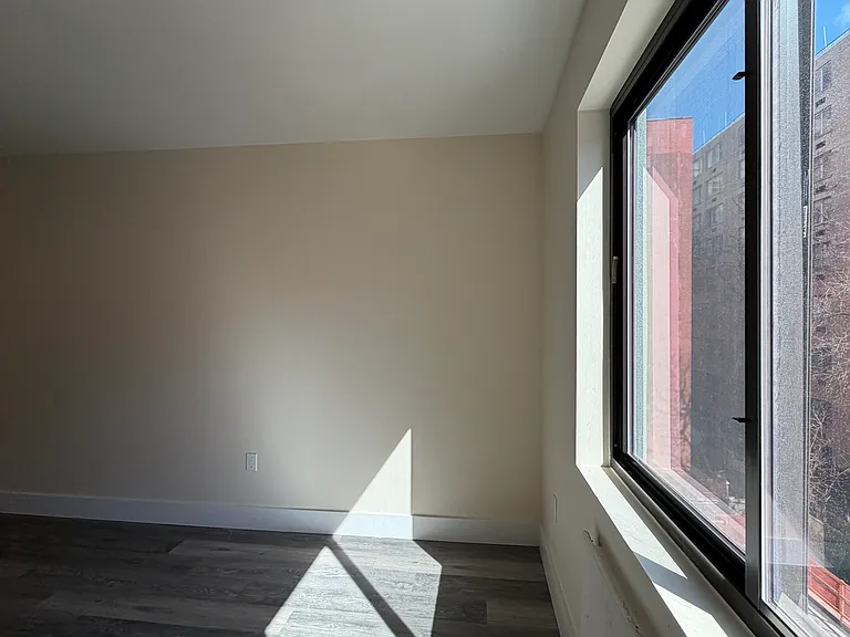 2512 Bronx Park E #A — Photo 15
