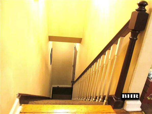 2034 Pearson Street image 4 of 23