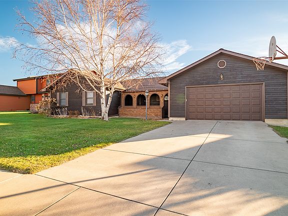 2nd image of 204 Glenwood Ct