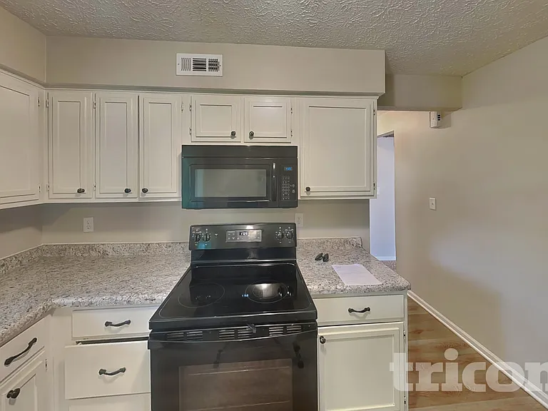 6907 Tartan Ct — Photo 5