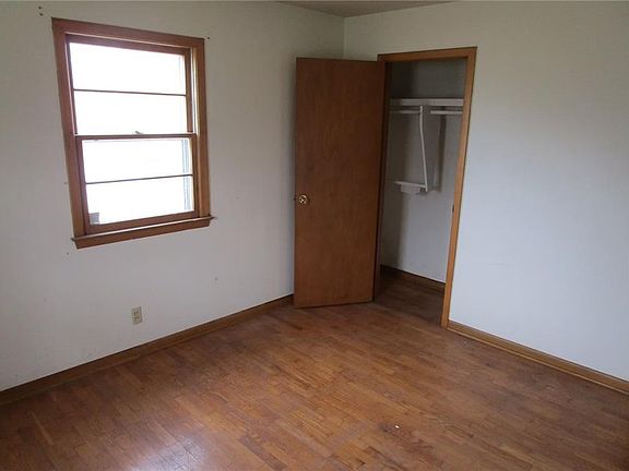 2nd image of 501 Locust St