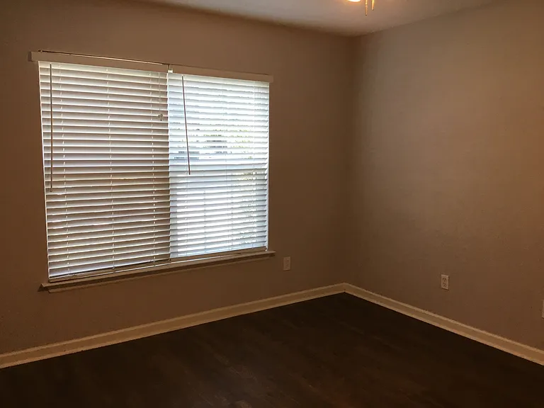 38 Sandy Pointe Dr — Photo 14