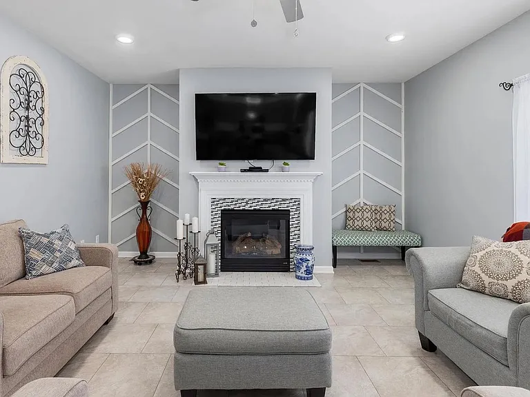 1220 Marbank St — Photo 11