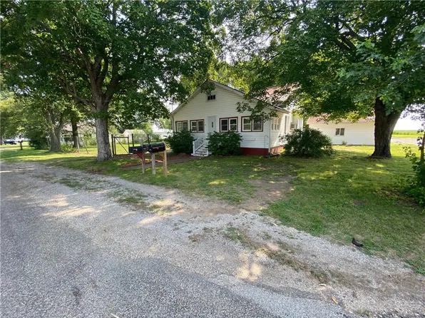 314 Murphy St, West Union, IL 62477