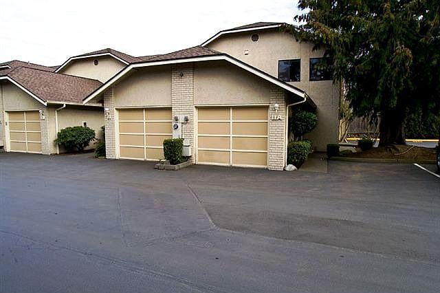 2 Bdrm Townhome w/ One Car Garage
