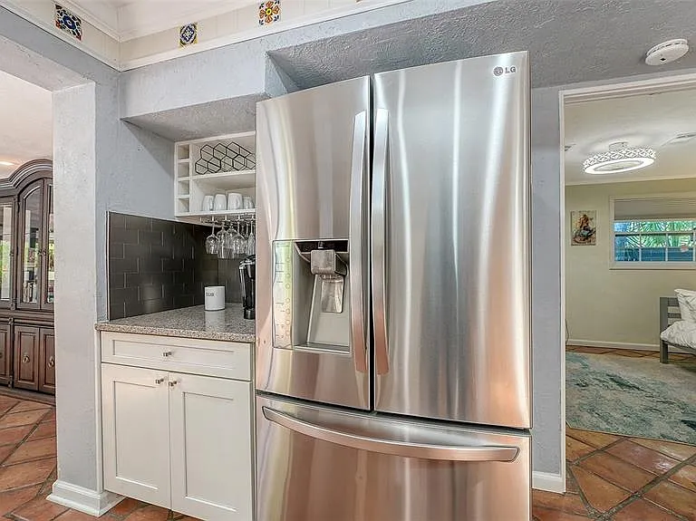 1127 S Osprey Ave — Photo 21