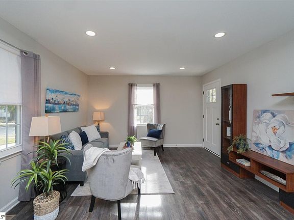 2nd image of 216 Asbury Ave