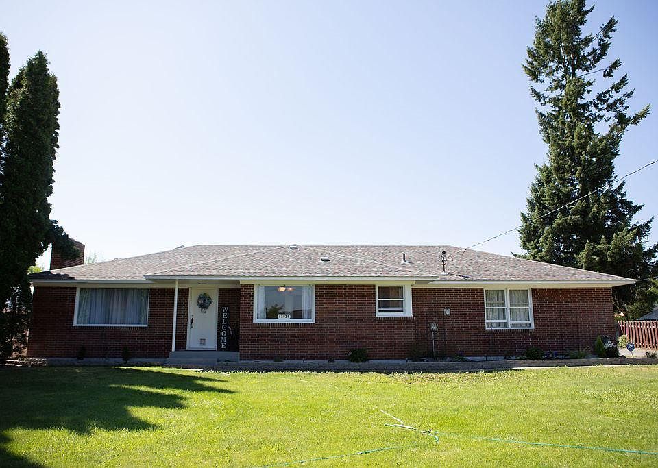 1st image of 13924 E 12th Ave