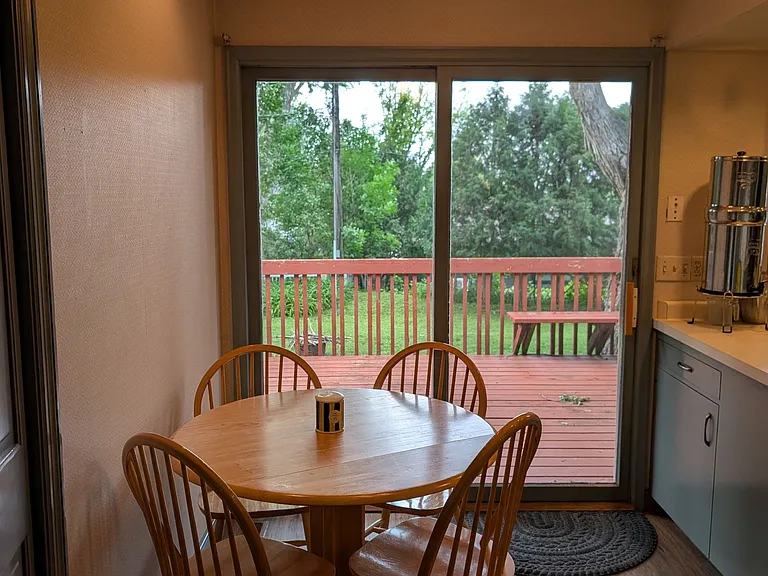 Eat-in kitchen