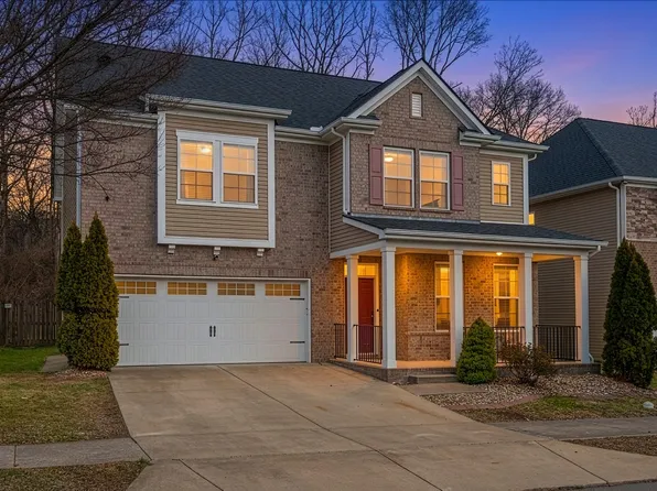 1941 Stonewater Dr, Hermitage, TN 37076