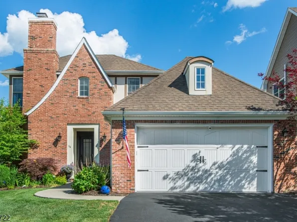 14 Bluffs Ct, Hamburg Boro, NJ 07419