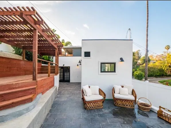 1060 W 6th St, San Pedro, CA 90731