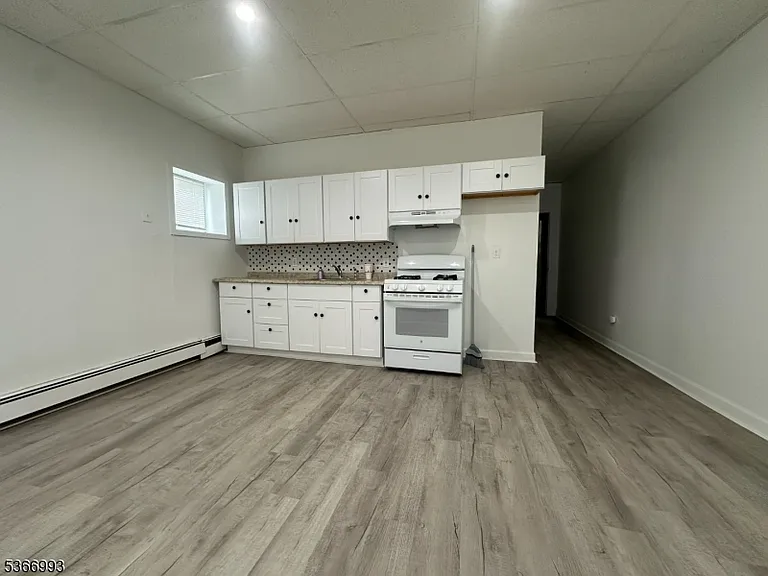 52-54 Stuyvesant Ave #1 — Photo 1