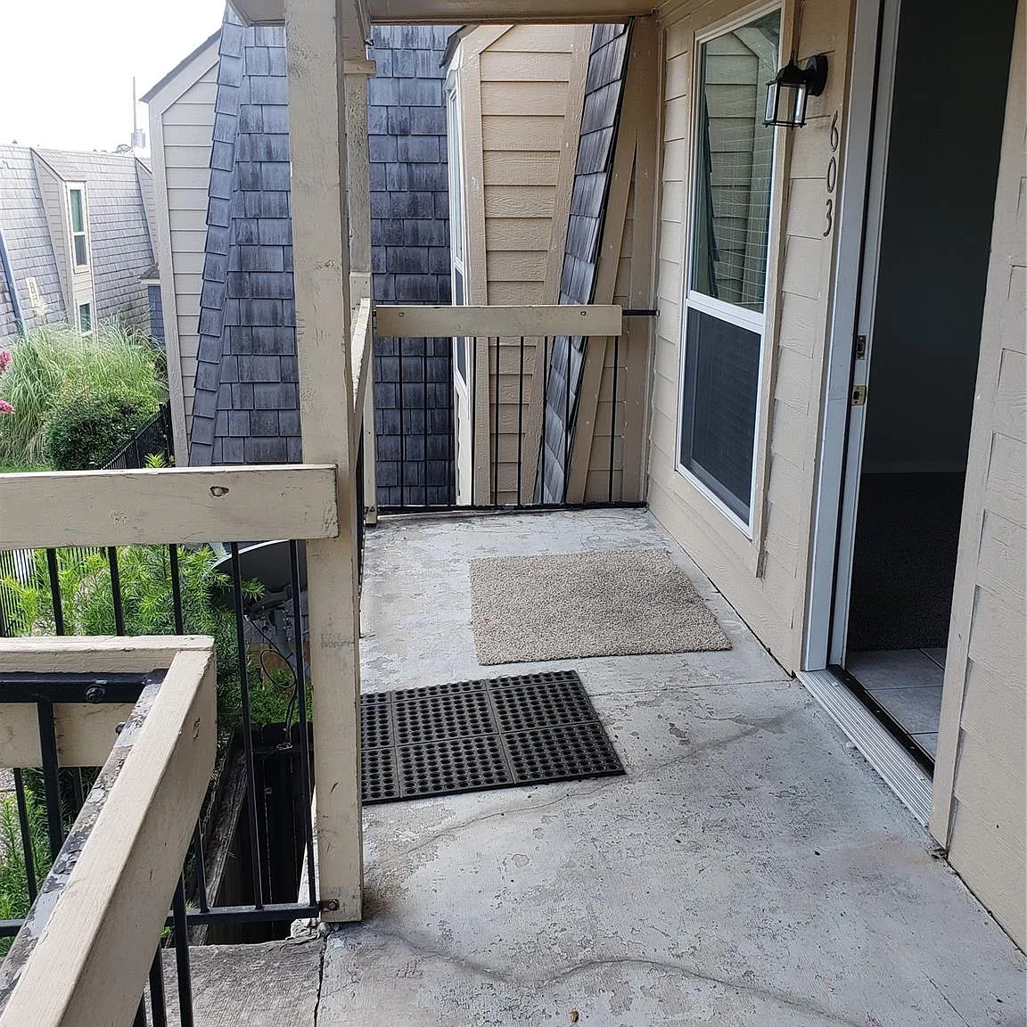 2 bed, 863 sqft, $1,295 — Photo 2