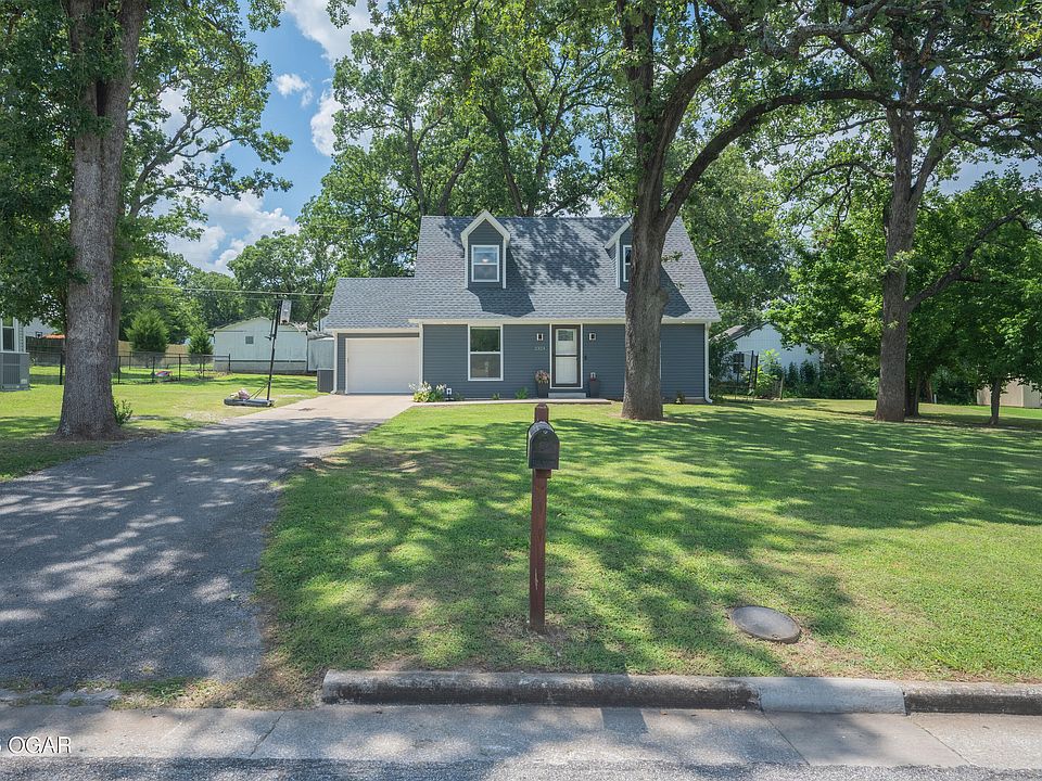 1st image of 2324 Vandalia St