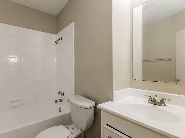4946 Hanging Oak Dr — Photo 9