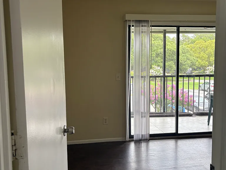 2470 Oak Park Way #2470 — Photo 10