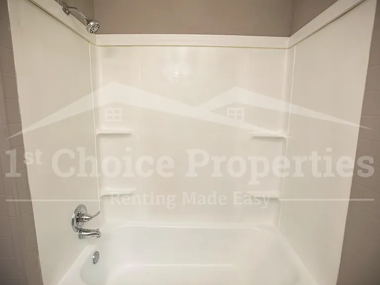 656 Kenwood Dr — Photo 17