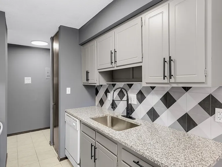 3100 Girard Ave S #309 — Photo 6
