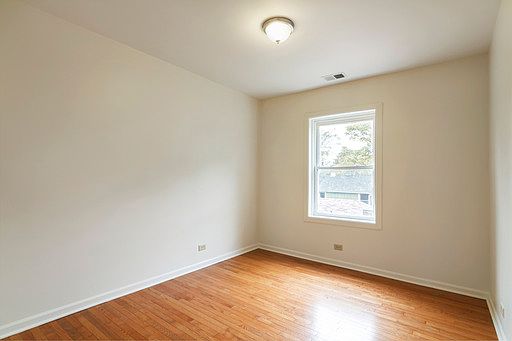5th image of 7417 S Kimbark Ave APT 3E