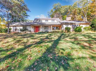 65 Cloverdale Ave, Shelton, CT 06484