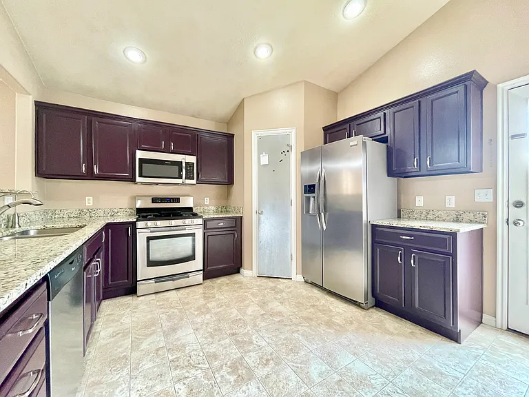 10695 S Pine Grove Way W — Photo 10