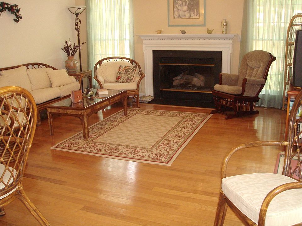 1st image of 104 Charlestown Ct
