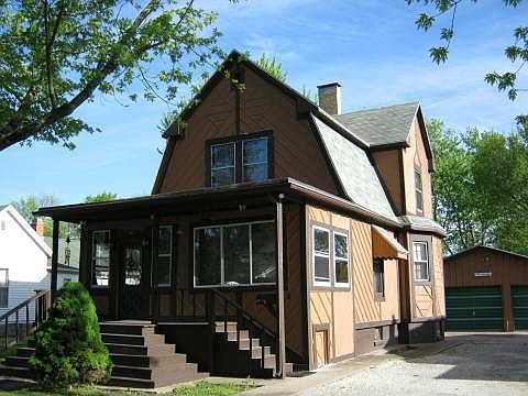 1st image of 706 E Jones St