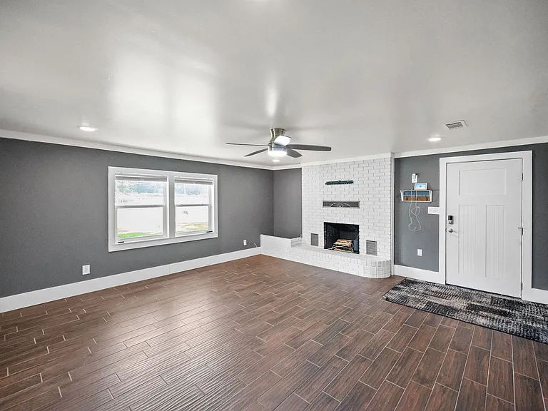 24663 Chestnut St #B — Photo 2