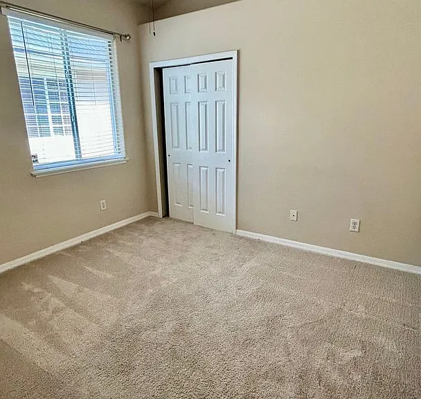 10463 Stone Glen Dr — Photo 13
