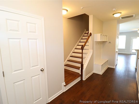 4th image of 408 Starkey St
