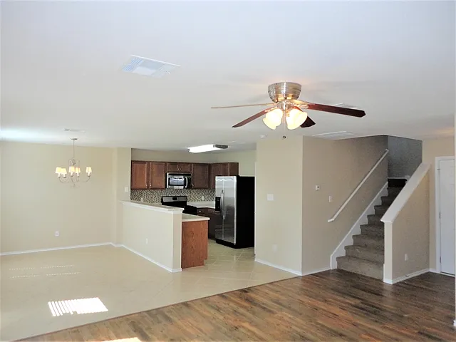 3 bed, 2.5 bath, 1700 sqft, $1,995 — Photo 4