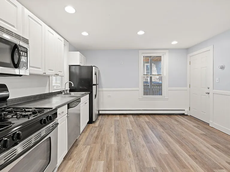 15 Newport St #1 — Photo 10