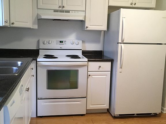 3rd image of 601 Park Ave APT 1