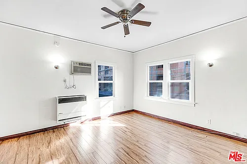 1603 1/4 N Harvard Blvd Photo 1