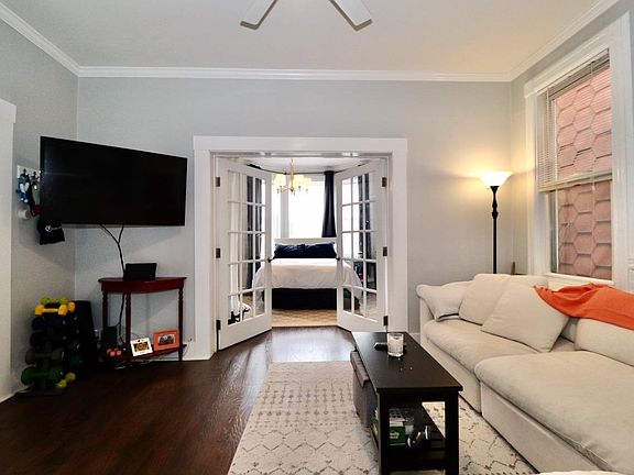 5th image of 19 Graham St #2