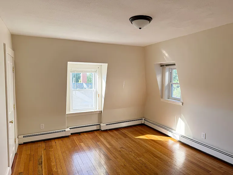 23 1/2 Central St #3 — Photo 4