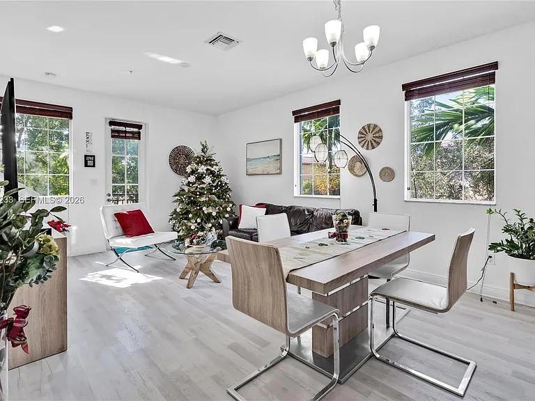 14749 SW 9th St — Photo 3