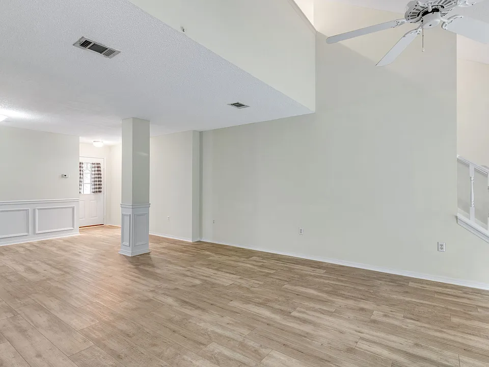 917 Claeven Cir