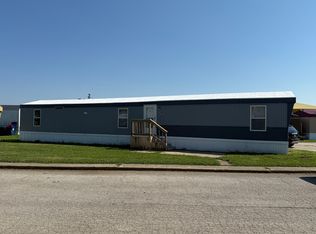 658 W Elm Ave #223, Charleston, IL 61920