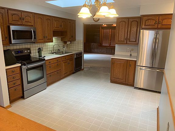 2nd image of 4706 Bentwood Dr