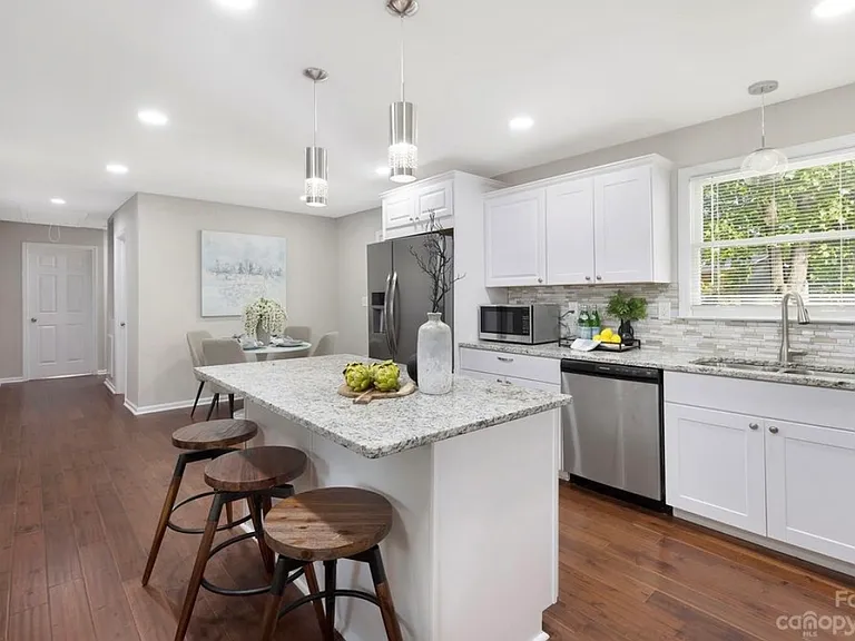3339 Sargeant Dr — Photo 16
